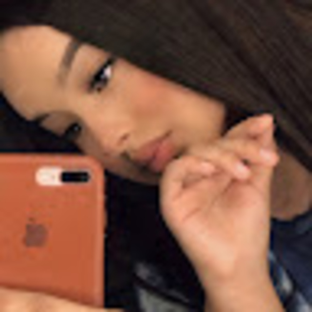 Meet your Posher, Cassandra